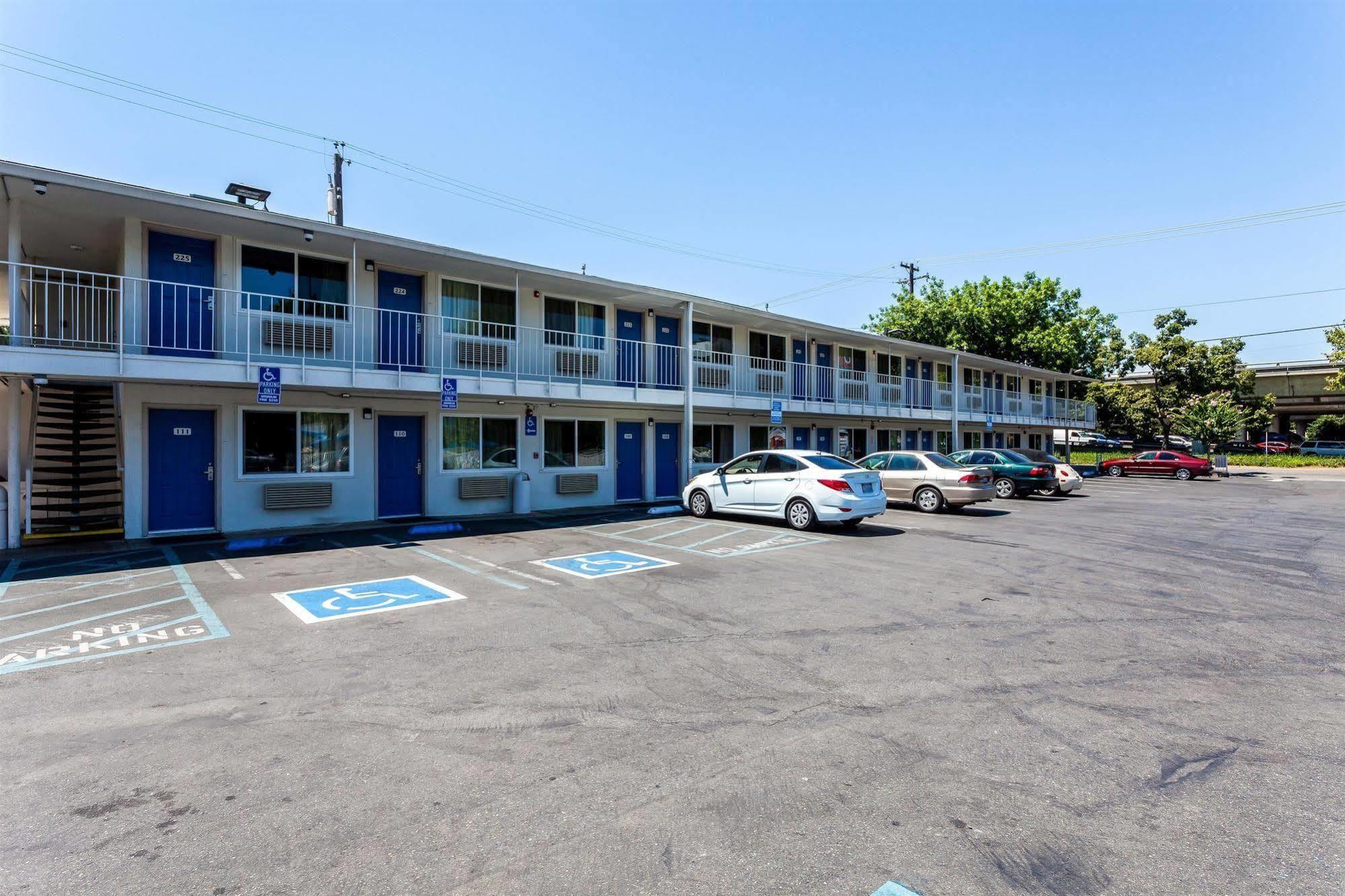 Motel 6 Sacramento, Ca - Downtown Luaran gambar